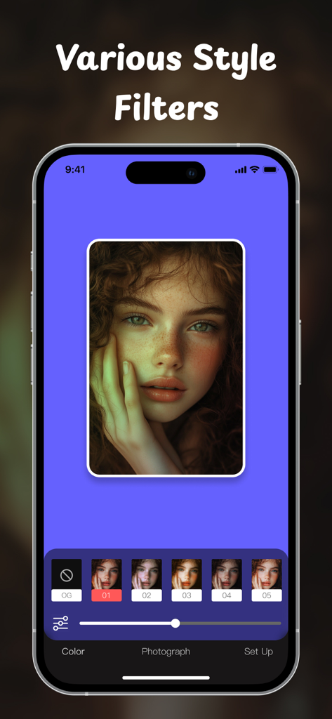 GlowCam：Selfie Light Camera - Interface of GlowCam app displaying a variety of style filters for selfies