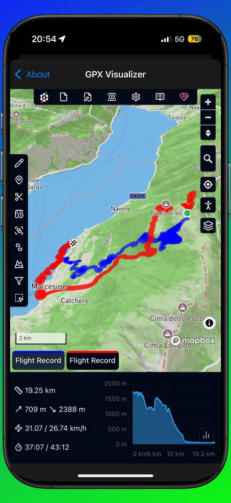 eVario2  - Variometer Pro - Captura de pantalla de la aplicación eVario2 que muestra el GPX Visualizer con una trayectoria de vuelo de parapente sobre un mapa de montaña y estadísticas de rendimiento como velocidad y altitud