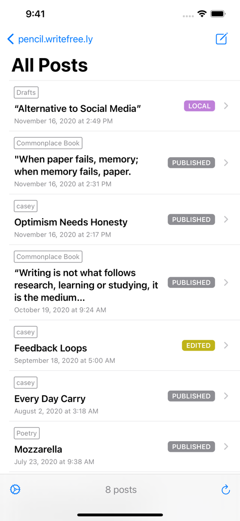 WriteFreely - Una lista de publicaciones de blog en la aplicación WriteFreely que muestra títulos y distintivos de estado de publicación como publicado y borrador local.