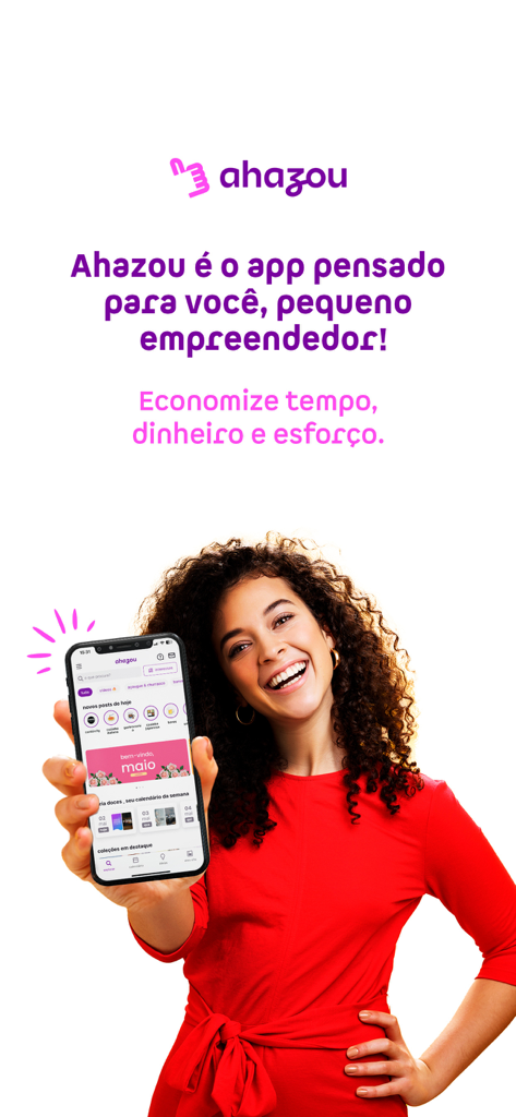 Ahazou: seus posts prontos - Dona de pequeno negócio sorridente segurando um celular com o app Ahazou para marketing em redes sociais