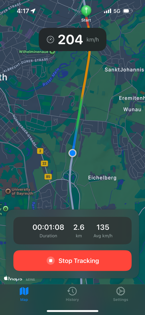 Tracciamento della velocità GPS in tempo reale su una mappa con statistiche di guida e segmenti di percorso codificati a colori.