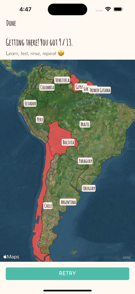 Ein Ergebnisbildschirm der Map-Quiz App, der eine Karte von Südamerika mit beschrifteten Ländern und einer Punktzahl von 9 von 13 zeigt.