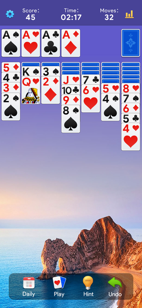 Solitaire Daily: Card Game - Juego de cartas clásico de solitario con un tema de paisaje costero relajante