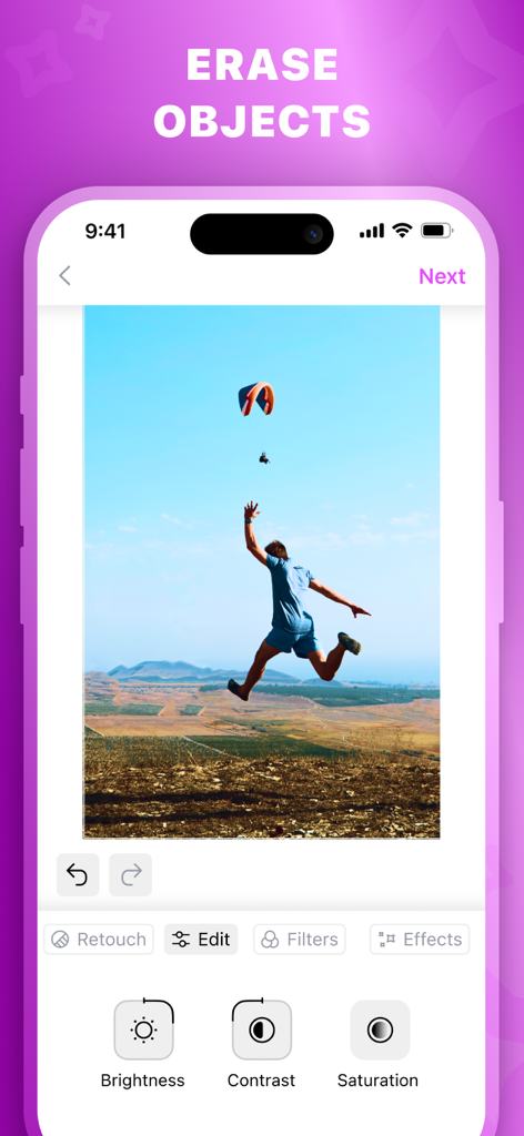 Photo Retouch - Erase Objects - 人物のジャンプ写真に明るさとコントラストの調整ツールが表示された写真加工アプリのインターフェース