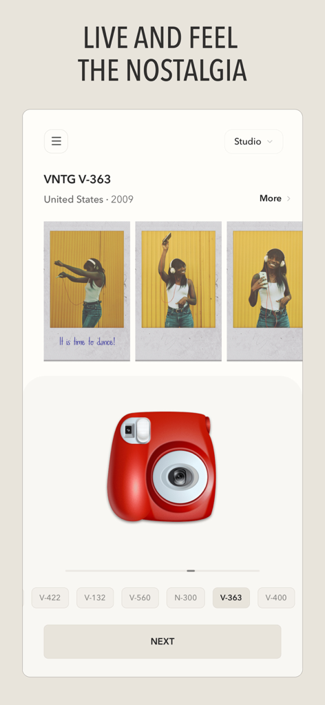 Interfaz de la aplicación VNTG que muestra una cámara retro roja y ediciones de fotos de estilo polaroid vintage