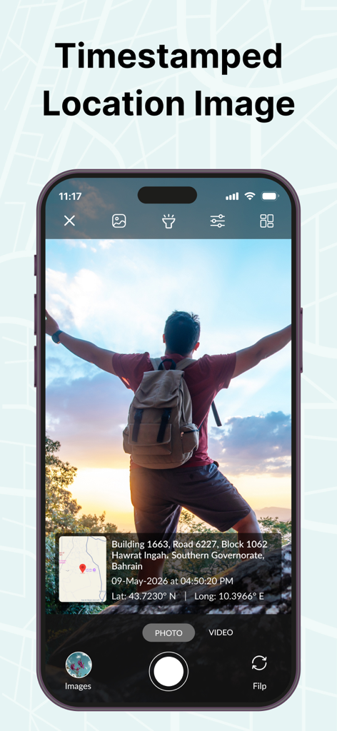 GPS Area Measure Map - Pantalla de smartphone que muestra una foto con una superposición de ubicación con marca de tiempo que incluye coordenadas GPS y un mini mapa.