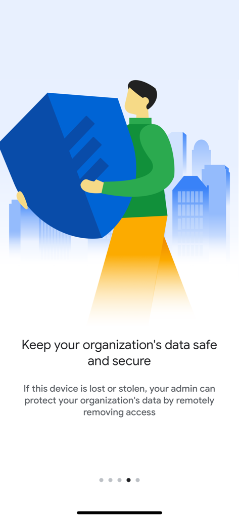 Ilustración de una persona sosteniendo un gran escudo azul que representa la seguridad de los datos y la protección de acceso remoto en una pantalla de incorporación de Google Device Policy