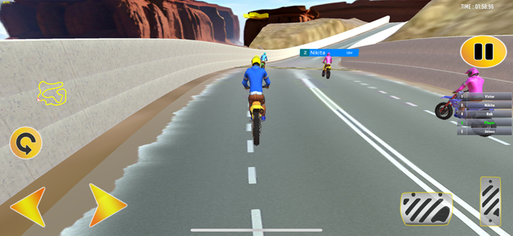 Highway Bike Stunt Racing Game - Vista en tercera persona de una carrera de motocicletas en una pista desértica en Highway Bike Stunt Racing Game