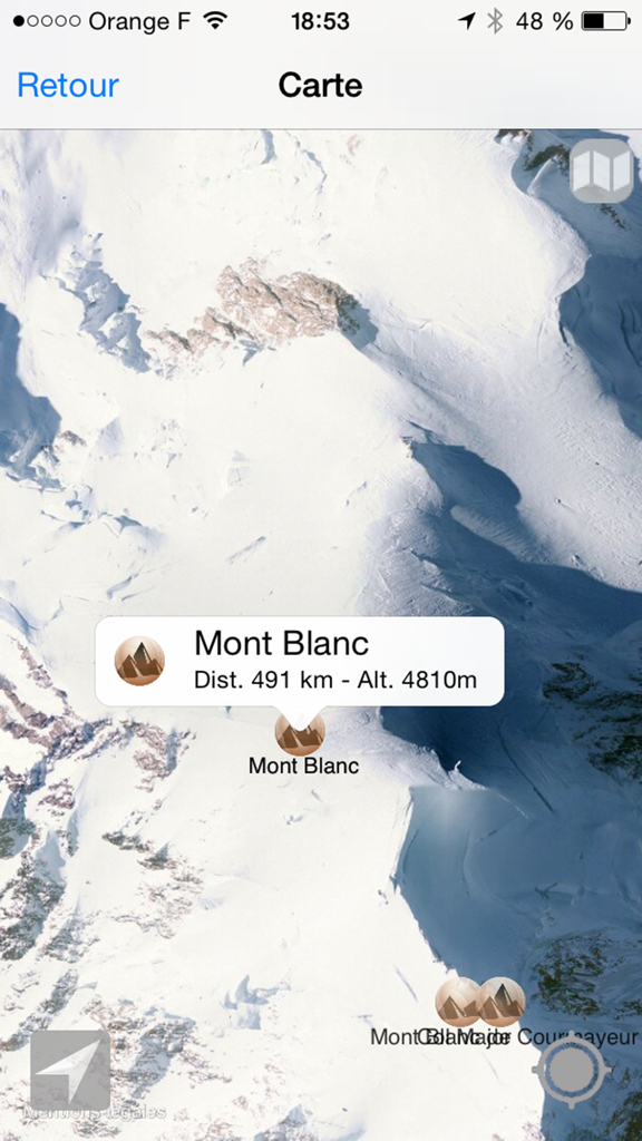 Alps Peaks AR - Alps Peaks ARアプリで、モンブランの衛星地図ビューに標高と距離が表示されています。