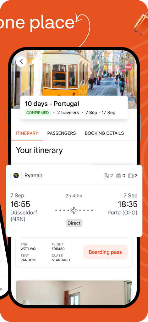Pantalla de la aplicación móvil de Tryp.com que muestra un itinerario de viaje confirmado de 10 días para un viaje a Portugal con detalles del vuelo y tarjeta de embarque.