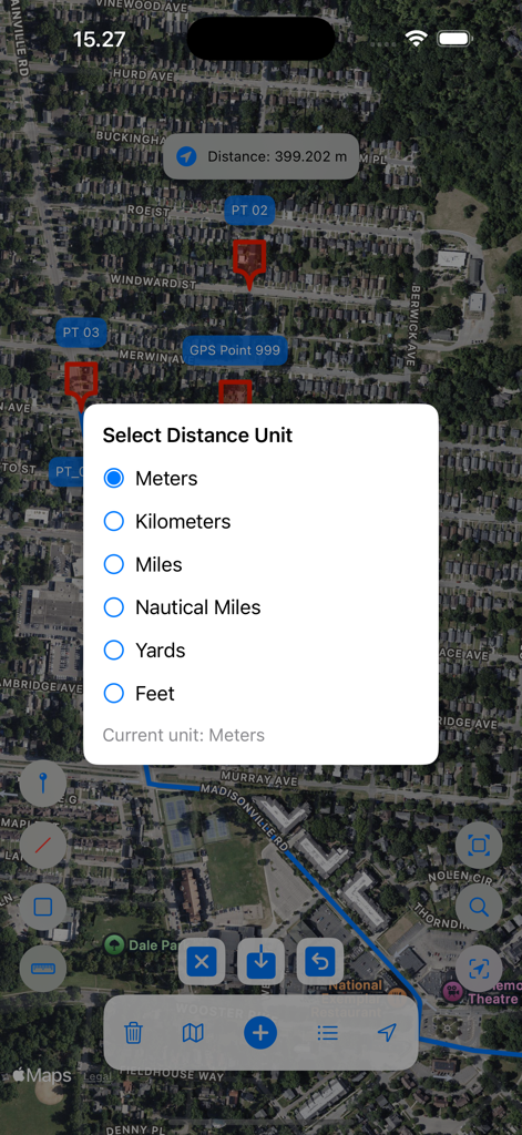 Menu de seleção de unidades de distância em um mapa de satélite no UTM Maps
