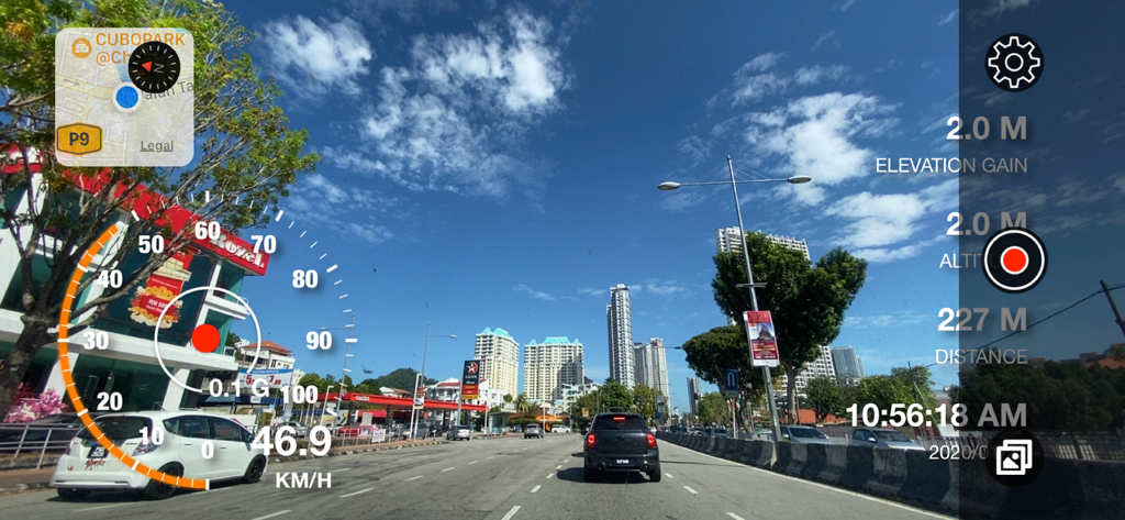 Motion Log Cam - Interface de gravação de vídeo mostrando uma vista de rua com velocímetro sobreposto, mapa e dados de força G.