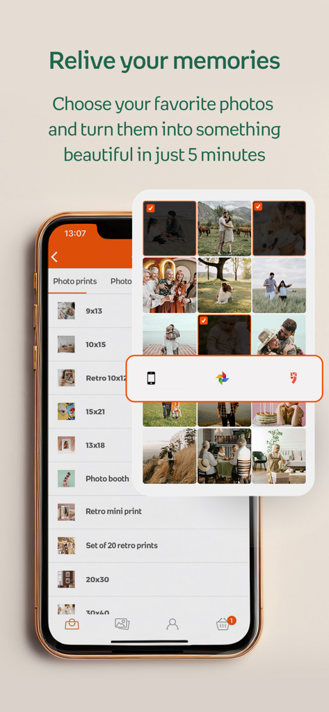 iPhone affichant l'interface de l'application Empik Foto avec une grille de photos pour sélectionner et commander des tirages personnalisés