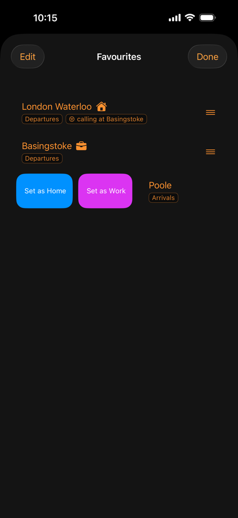 Favoritenbildschirm in der UK Train Info App zeigt gespeicherte Bahnhöfe wie London Waterloo und Basingstoke mit Optionen, diese als Wohn- oder Arbeitsorte festzulegen.