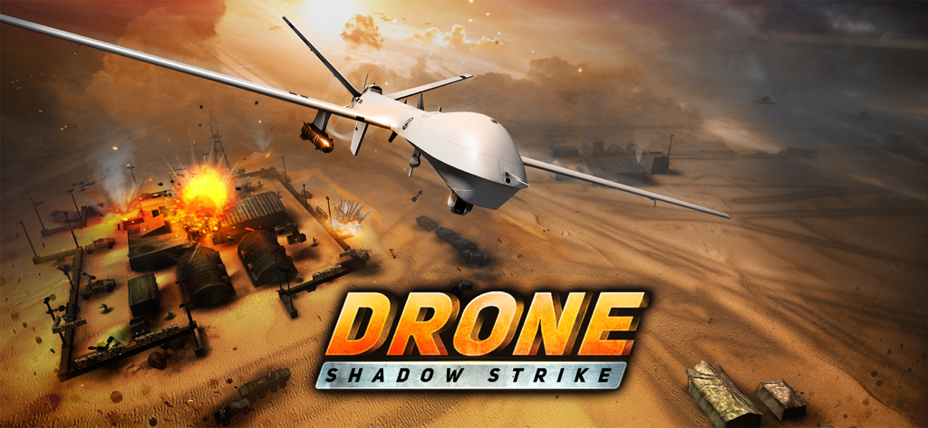 Drone : Shadow Strike - Militärdrohne fliegt während eines Luftangriffs in Drone Shadow Strike über einer Wüstenbasis