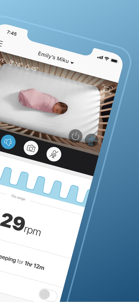 Interface do aplicativo Miku Baby Monitor mostrando uma transmissão de vídeo ao vivo de um bebê dormindo com frequência respiratória em tempo real e métricas de sono.
