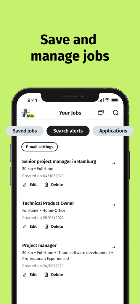 Interface de l'application XING montrant une liste d'alertes de recherche d'emploi enregistrées pour des postes professionnels.