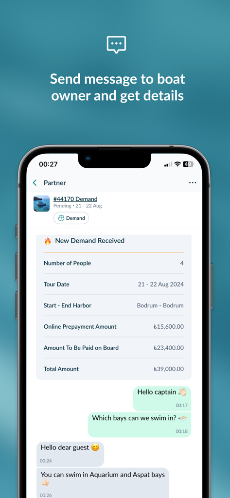 Teknevia - Boat&Yacht Rentals - ゲストとボートキャプテンの会話と予約詳細が表示されたTekneviaアプリのチャットインターフェイスを示すスマートフォン画面。