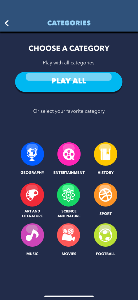 Pantalla de selección de categorías de la aplicación Trivial Multiplayer Quiz con iconos para Geografía, Historia y Ciencia