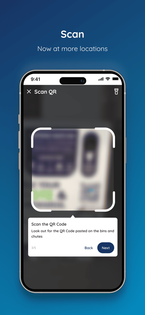 Interfaccia mobile dell'app ALBA STEP UP che mostra uno scanner di codici QR per i contenitori della raccolta differenziata.