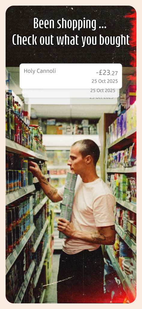 Santander Mobile Banking - Un homme dans un supermarché avec une alerte de transaction de l'application bancaire montrant un historique d'achats