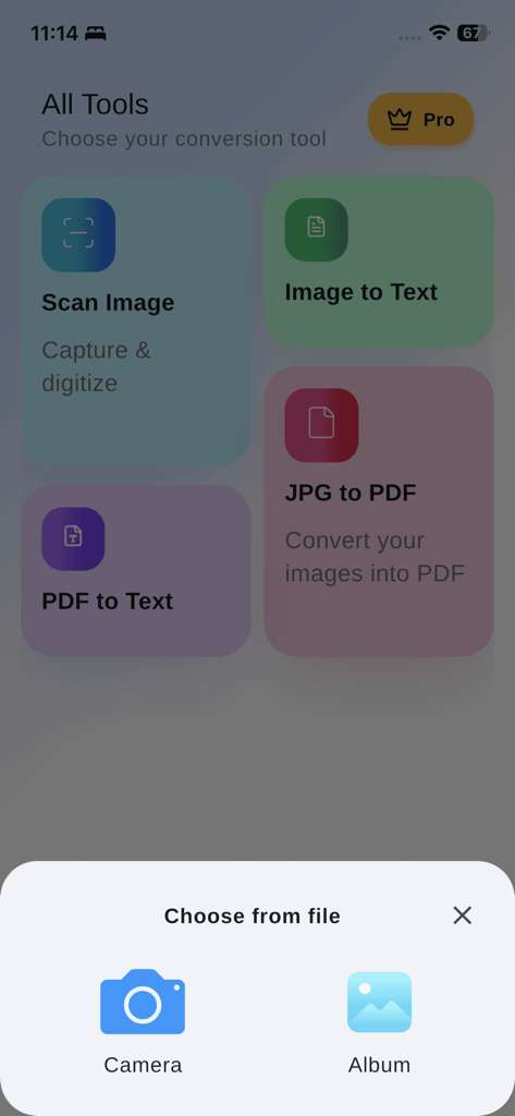 Image to Text Scanner OCR App - Panel de control de la app escáner OCR mostrando herramientas de conversión y el menú de selección de fuente de imagen