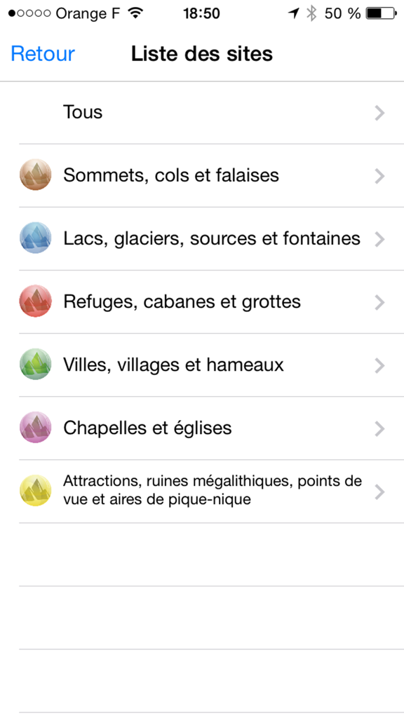 Alps Peaks AR - Alps Peaks ARアプリで、山頂、湖、避難所などの山岳関心事のカテゴリをリストしたメニュー画面
