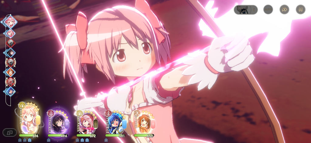 Madoka Magica Magia Exedra - Madoka Kaname mirando um arco rosa brilhante durante uma batalha 3D por turnos com ícones de personagem e UI