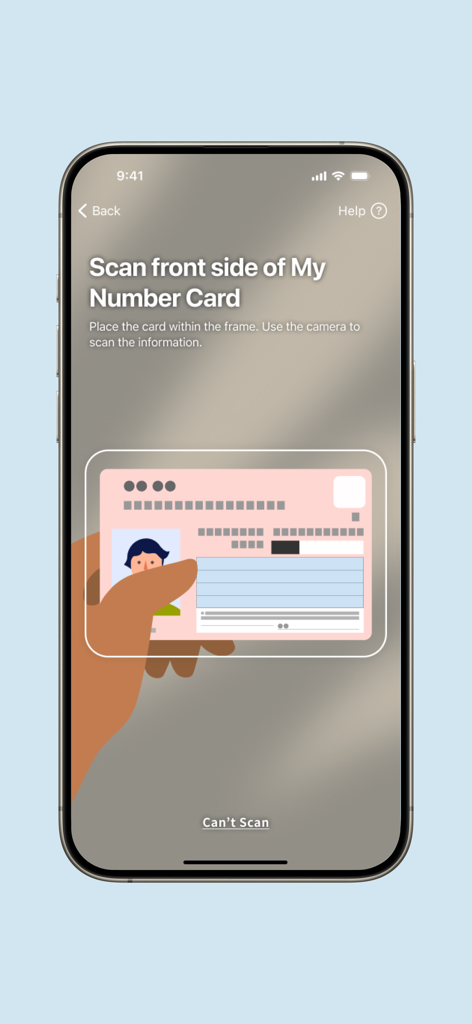 Pantalla de smartphone con instrucciones para escanear el lado frontal de una My Number Card para verificación de identidad