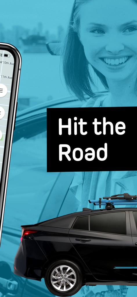 Un auto negro con portaequipajes junto a una mujer sonriente y una interfaz de mapa de aplicación móvil con el texto Arranca