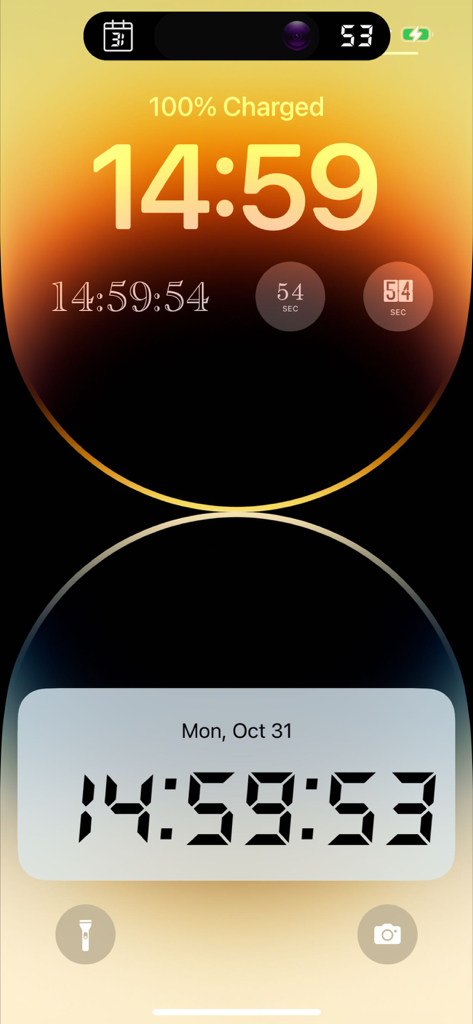 Una pantalla de bloqueo de iPhone personalizable con varios widgets de reloj digital y visualización de hora en Dynamic Island