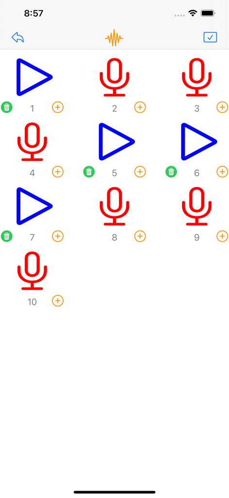 ランダム名前ジェネレーターアプリで、各名前のカスタムオーディオとボイスレコーディングを管理するインターフェース。