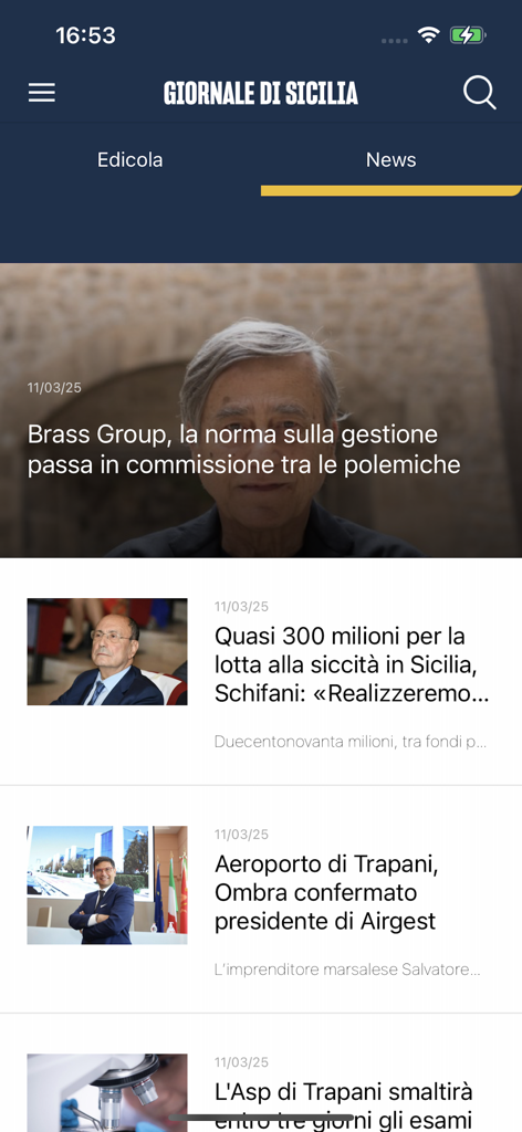 Pantalla móvil que muestra la sección de noticias de la aplicación Il Giornale di Sicilia con titulares e imágenes locales sicilianos.