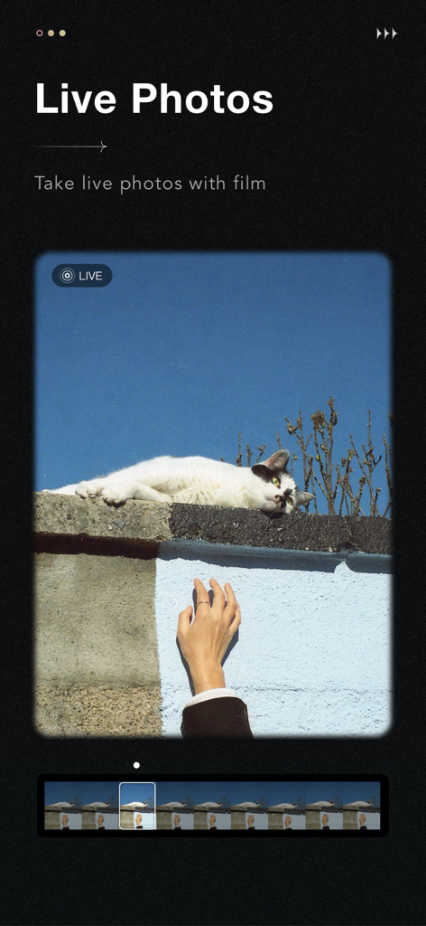 Fomz - Vintage Analog Camera - The live photos feature in the Fomz vintage analog camera app