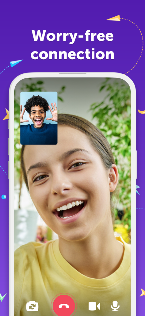 Ein Kind führt einen sicheren Videoanruf in der Kinzoo Messenger App mit der Schlagzeile "Sorgenfreie Verbindung" durch.