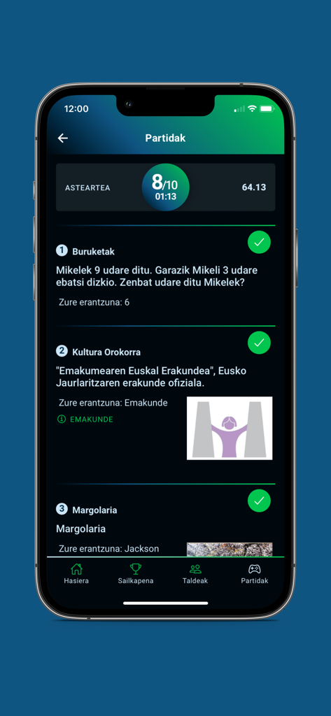 Captura de pantalla de la aplicación Egunean Behin que muestra una puntuación y preguntas de trivia en idioma vasco