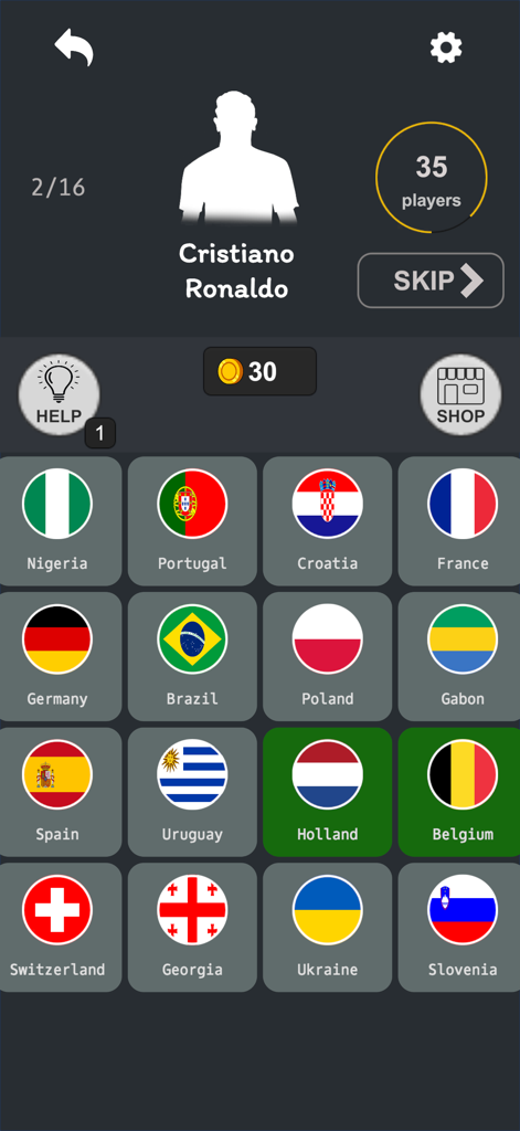 Bingo Football Quiz - A gameplay screen from Bingo Football Quiz showing a challenge to identify the nationality of Cristiano Ronaldo from a grid of flags.