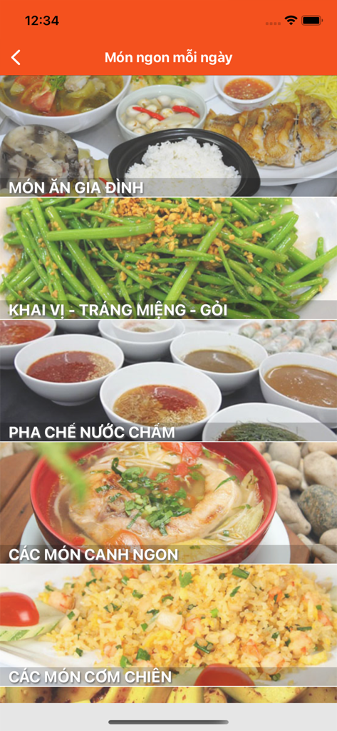 Screenshot of the Vietnamese recipe app showing various food categories like family meals, appetizers, dipping sauces, and soups.
