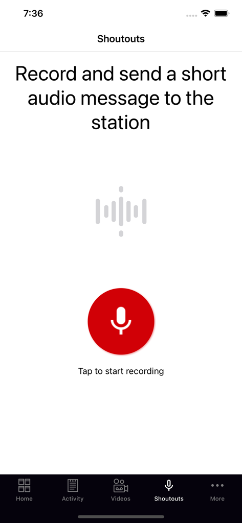 Interfaz de saludos de la aplicación Radio 90.5 FM con un botón de grabación rojo para enviar mensajes de audio a la estación.