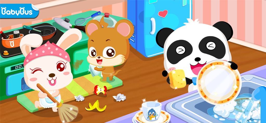 Get Organized-BabyBus - Personajes de conejo, ratón y panda limpiando y lavando platos en una cocina.