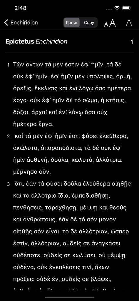 Captura de pantalla de la aplicación Attikos mostrando texto en griego antiguo del Enquiridión de Epicteto en modo oscuro