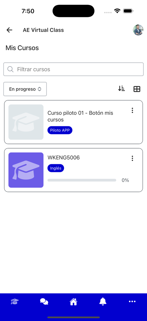 Mobile dashboard of AE Virtual Class showing the My Courses section in Spanish with course progress and search bar.