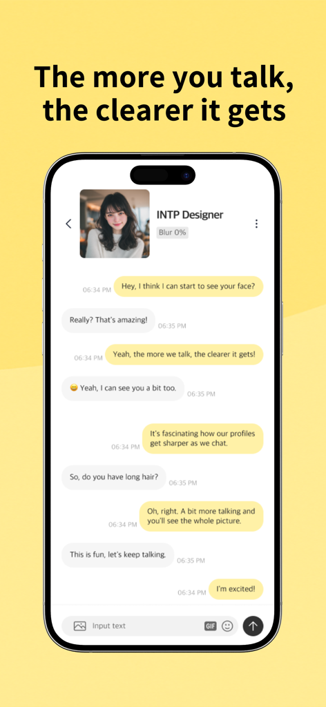 Blurry - Safe Chat That Clears - Un écran de smartphone affichant une conversation dans l'application Blurry où la photo de profil est devenue claire.