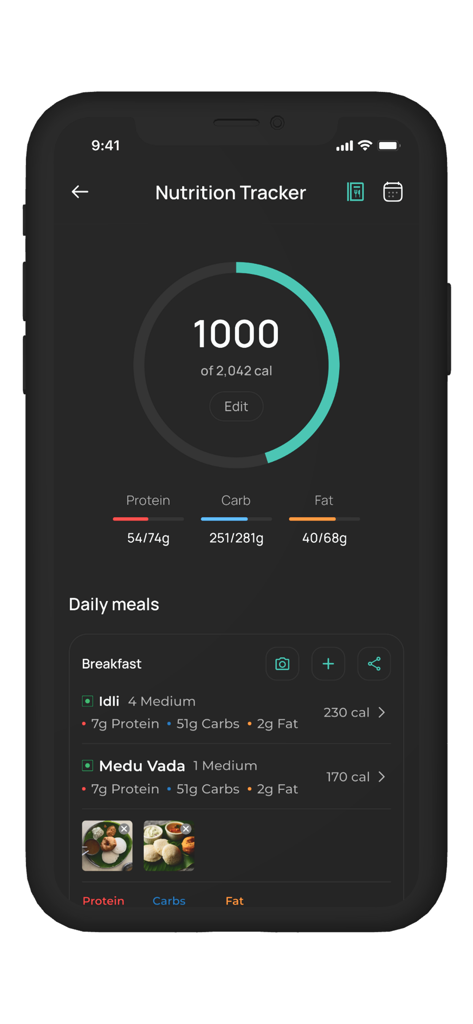 FitMom Club: Health & Wellness - Interface de l'application FitMom Club montrant le suivi nutritionnel quotidien avec la progression des calories et des macronutriments.