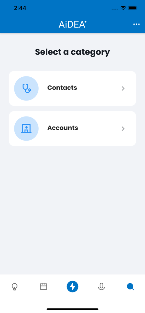 Die AiDEA mobile App-Oberfläche mit einem Auswahlbildschirm für Kontakte und Accounts.