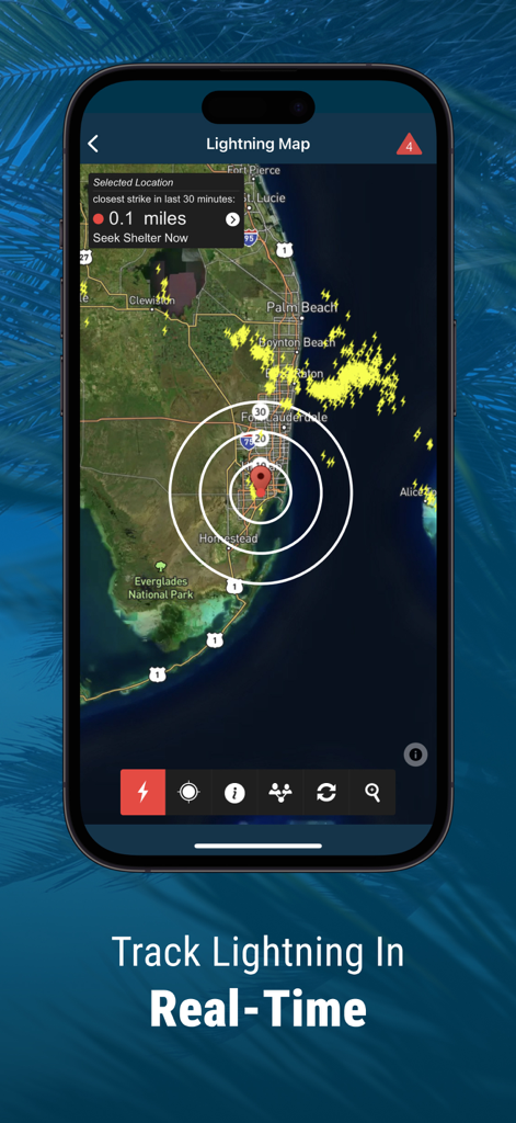 WeatherBug: Weather Forecast - Un smartphone mostrando la función de Mapa de Rayos de la aplicación WeatherBug con una alerta de impacto en tiempo real y advertencia de seguridad.