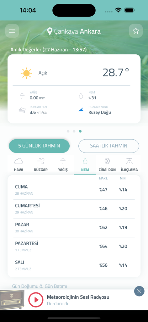 Interface do aplicativo meteorológico agrícola mostrando as condições atuais e uma previsão de umidade de cinco dias para a agricultura.