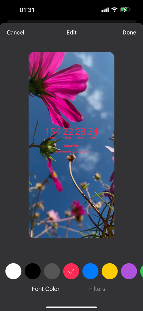 Un écran d'iPhone montrant les options de personnalisation pour un événement de compte à rebours de vacances avec un fond floral et un sélecteur de couleur