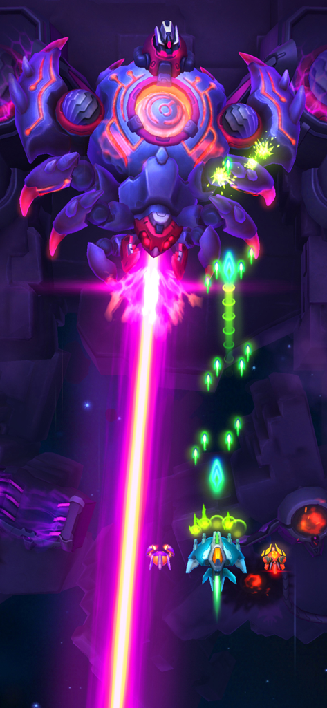 Gameplay di un'astronave che combatte un boss alieno gigante con un raggio laser rosa in uno sparatutto a scorrimento verticale