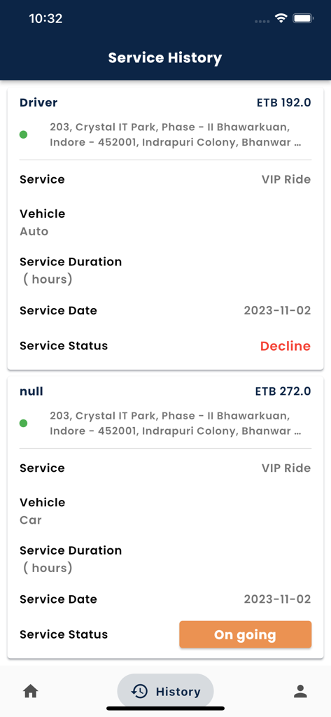 Historial de servicios de la aplicación Marhaba Service que muestra los detalles de la reserva de un viaje VIP, incluyendo el tipo de vehículo, el precio en ETB y el estado del viaje.